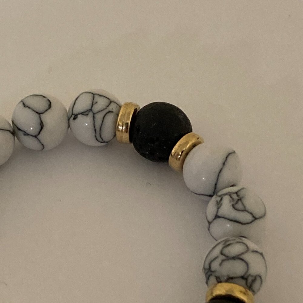 White Howlite Black Lava Stone Beaded Bracelet Stretch - Picture 2 of 4